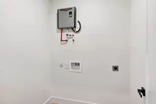 439 W 9th St, Dallas, TX 75208 - Photo 8