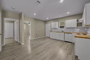 959 E Broadway Ave, Fort Worth, TX 76104 - Photo 1