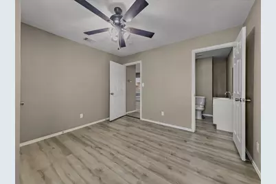 959 E Broadway Avenue, Fort Worth, TX 76104 - Photo 18