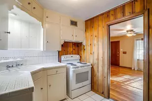 604 Monticello Dr, Fort Worth, TX 76107 - Photo 8