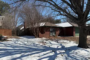 1228 Windy Meadows Dr, Burleson, TX 76028 - Photo 2