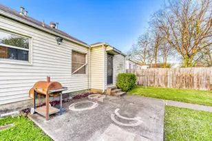 5833 E Mockingbird Ln, Dallas, TX 75206 - Photo 24