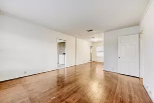 5833 E Mockingbird Ln, Dallas, TX 75206 - Photo 26