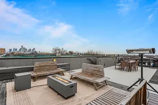 304 Mathey Ct, Dallas, TX 75208 - Photo 22