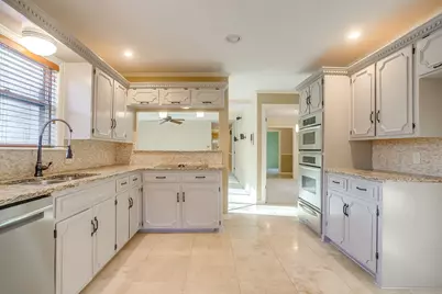 1705 Watson Street, Fort Worth, TX 76103 - Photo 6