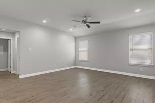 10376 Sarasota St, Grand Prairie, TX 76065 - Photo 12