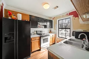 102 Marvin Gardens, Waxahachie, TX 75165 - Photo 2