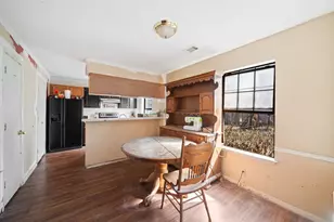 102 Marvin Gardens, Waxahachie, TX 75165 - Photo 6