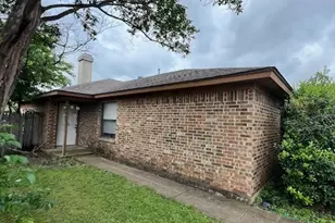 1049 Cottonwood Trail, Benbrook, TX 76126 - Photo 1