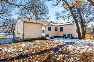 1809 Beverly St, Irving, TX 75061 - Photo 6