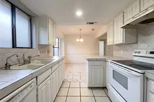 709 Sandy Trail, Fort Worth, TX 76120 - Photo 2