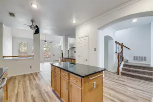 2440 Harbour Dr, Grand Prairie, TX 75054 - Photo 10