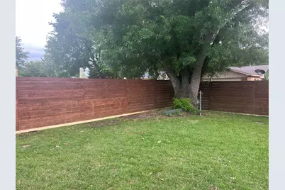 5220 Bartlett Drive, The Colony, TX 75056 - Photo 2
