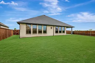205 Twilight Wy, Waxahachie, TX 75165 - Photo 2