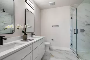 2340 Alsiddiq Dr, Irving, TX 75062 - Photo 26