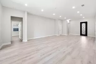 8809 Isom Ln, Dallas, TX 75249 - Photo 14