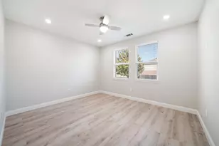 8809 Isom Ln, Dallas, TX 75249 - Photo 24