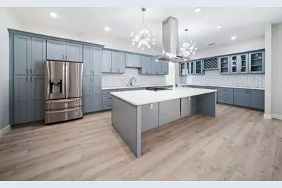 8809 Isom Lane, Dallas, TX 75249 - Photo 4