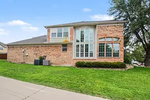 1930 Wind Lake Cir, Garland, TX 75040 - Photo 22
