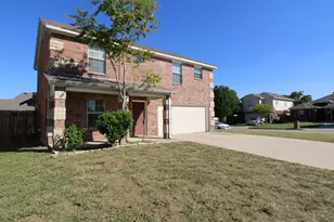 8133 Elvis Ct, Fort Worth, TX 76134 - Photo 2