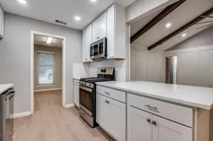 1044 Peach Ln, DeSoto, TX 75115 - Photo 6