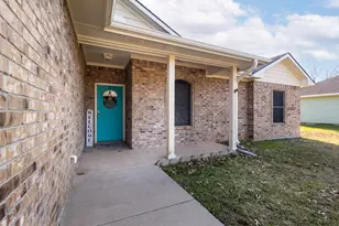 109 Loraine St, Pottsboro, TX 75076 - Photo 2