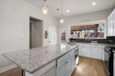 203 W Kimball Street #B, Mansfield, TX 76063 - Photo 10