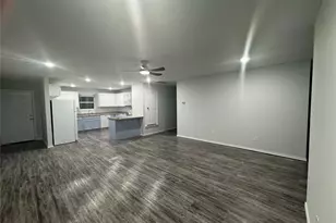 800 Sycamore St, Commerce, TX 75428 - Photo 4