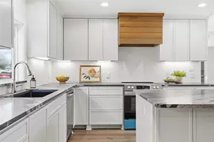 2225 Hermanson Dr, Waco, TX 76710 - Photo 4