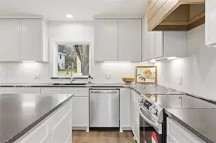 2225 Hermanson Dr, Waco, TX 76710 - Photo 10