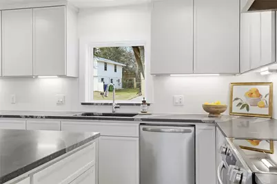 2225 Hermanson Drive, Waco, TX 76710 - Photo 12