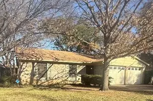 513 Baldwin Ave, Crowley, TX 76036 - Photo 2