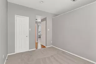 2002 N Fitzhugh Ave, Dallas, TX 75204 - Photo 18