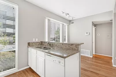 2002 N Fitzhugh Avenue #2, Dallas, TX 75204 - Photo 8