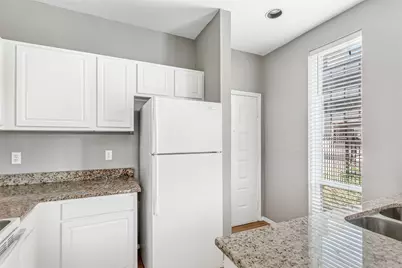 2002 N Fitzhugh Avenue #2, Dallas, TX 75204 - Photo 6