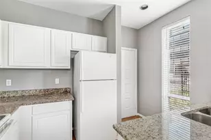 2002 N Fitzhugh Ave, Dallas, TX 75204 - Photo 6