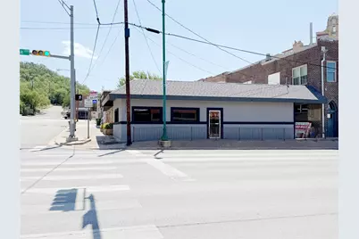 220 N Oak Avenue, Mineral Wells, TX 76067 - Photo 2