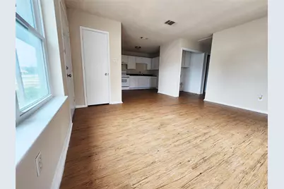 4304 S Cravens Road, Fort Worth, TX 76119 - Photo 10