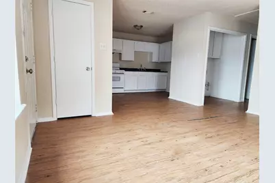 4304 S Cravens Road, Fort Worth, TX 76119 - Photo 2