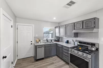 3307 Dawes Drive, Dallas, TX 75211 - Photo 8