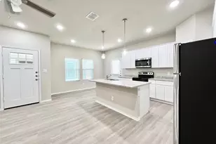 3501 E Renfro St, Burleson, TX 76038 - Photo 8