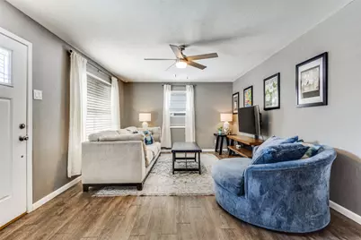 758 E Jefferson Street, Van Alstyne, TX 75495 - Photo 2