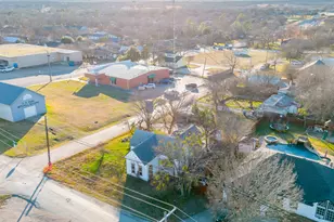 201 N Spears St, Alvarado, TX 76009 - Photo 1