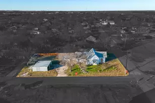 201 N Spears St, Alvarado, TX 76009 - Photo 4