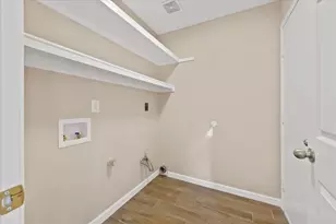 3932 Valez Dr, Carrollton, TX 75007 - Photo 10