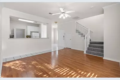 121 Wildwood Court, Grapevine, TX 76051 - Photo 2