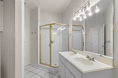 121 Wildwood Court, Grapevine, TX 76051 - Photo 10