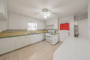 3905 London Ln, Richland Hills, TX 76118 - Photo 10