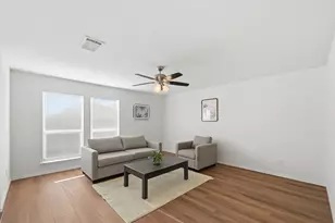 2040 Club Oak Dr, Heartland, TX 75126 - Photo 2