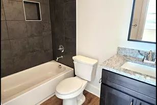 13325 Bee St, Farmers Branch, TX 75234 - Photo 8